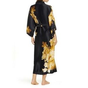 NATORI ROBE